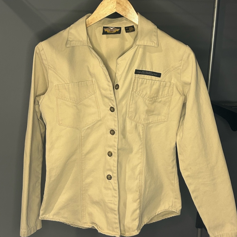 Women’s Harley Davidson 100% cotton button down cream colored shirt, size small.